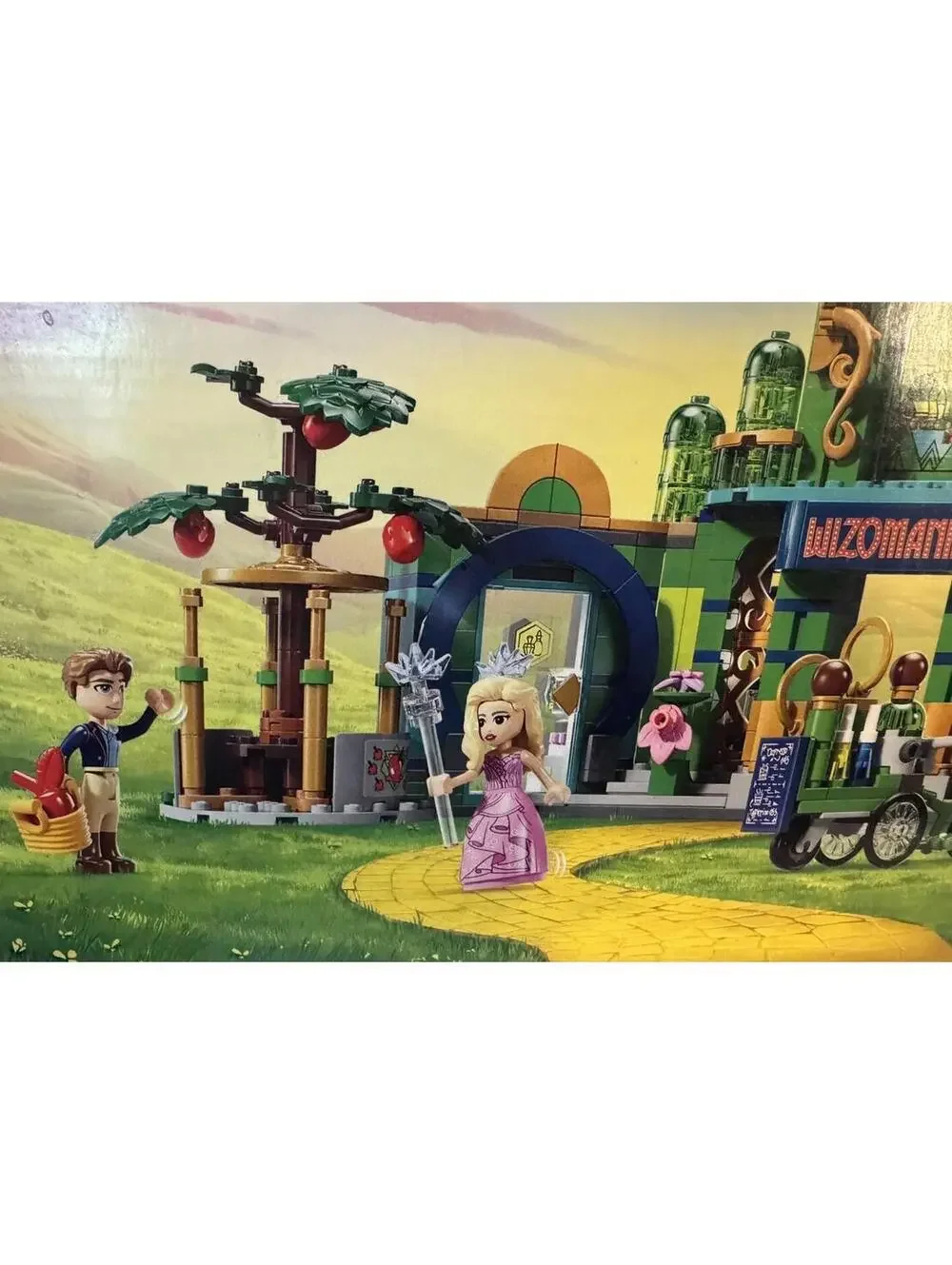 LEGO Wicked WELCOME TO EMERALD CITY 75684 Toy Building Kit Elphaba Glinda Oz New